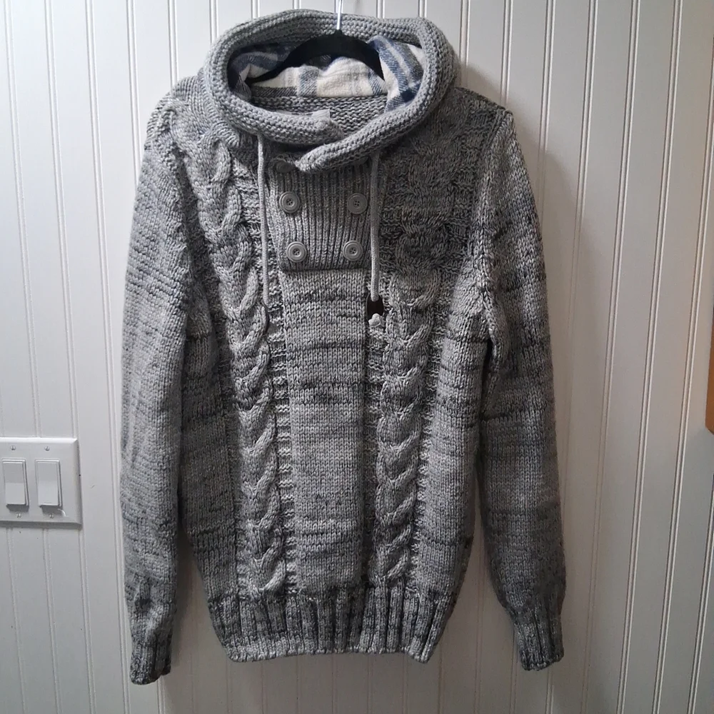 Men's Gray Cable Knit Sweater with Button Detail - Picture 13 of 16